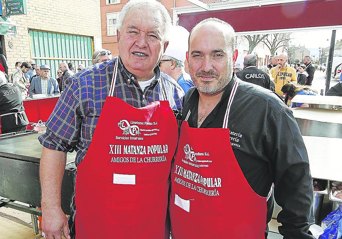 Jesús Gómez Herrero, Matancero de Honor (izquierda), junto a Saúl García, ayer en Nueva Segovia.