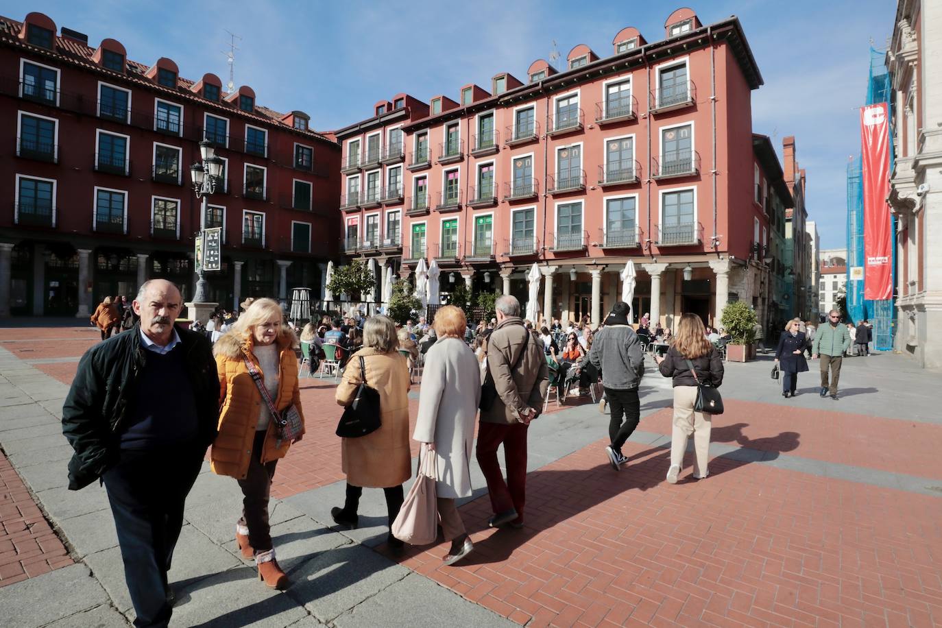 Las imágenes con las terrazas a rebosar en la Plaza Mayor