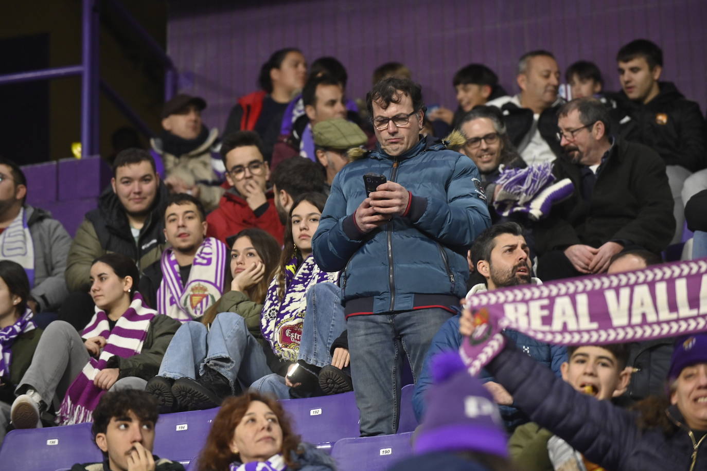 Búscate en la grada del estadio José Zorrilla (2 de 3)