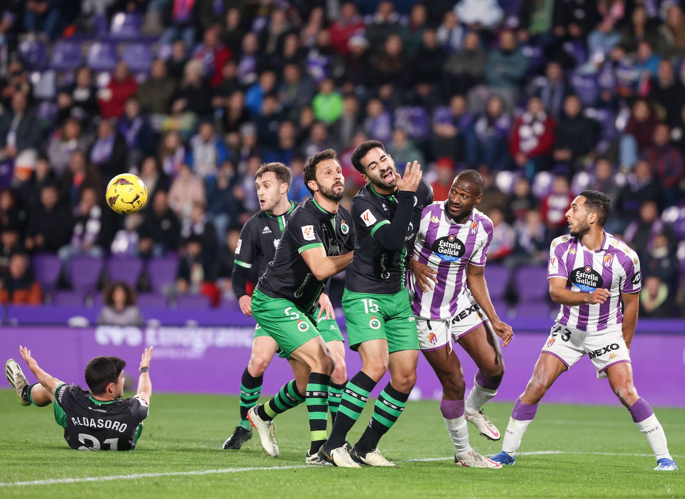 La victoria del Real Valladolid sobre el Racing de Santander, en imágenes