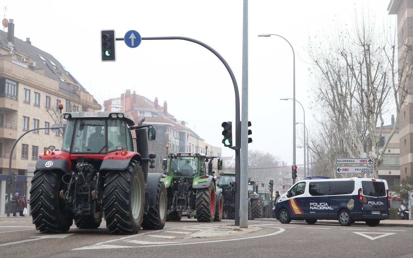 Los agricultores protestan con una tractorada en Zamora