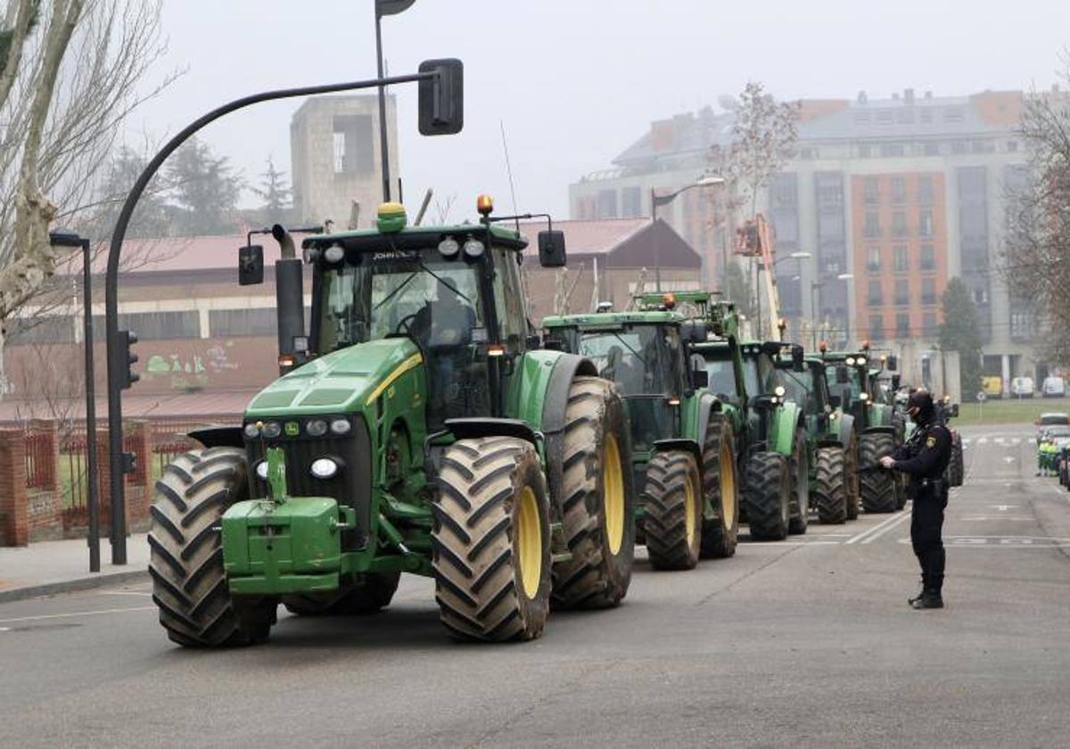 Una tractorada recorre Zamora para reivindicar mejoras para el campo