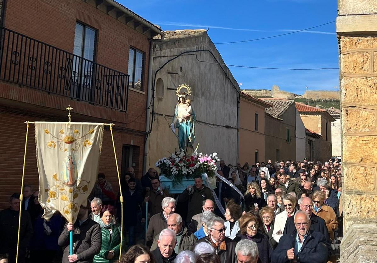 Tordehumos se rinde ante su patrona y alcaldesa perpetua, la Virgen de las Candelas