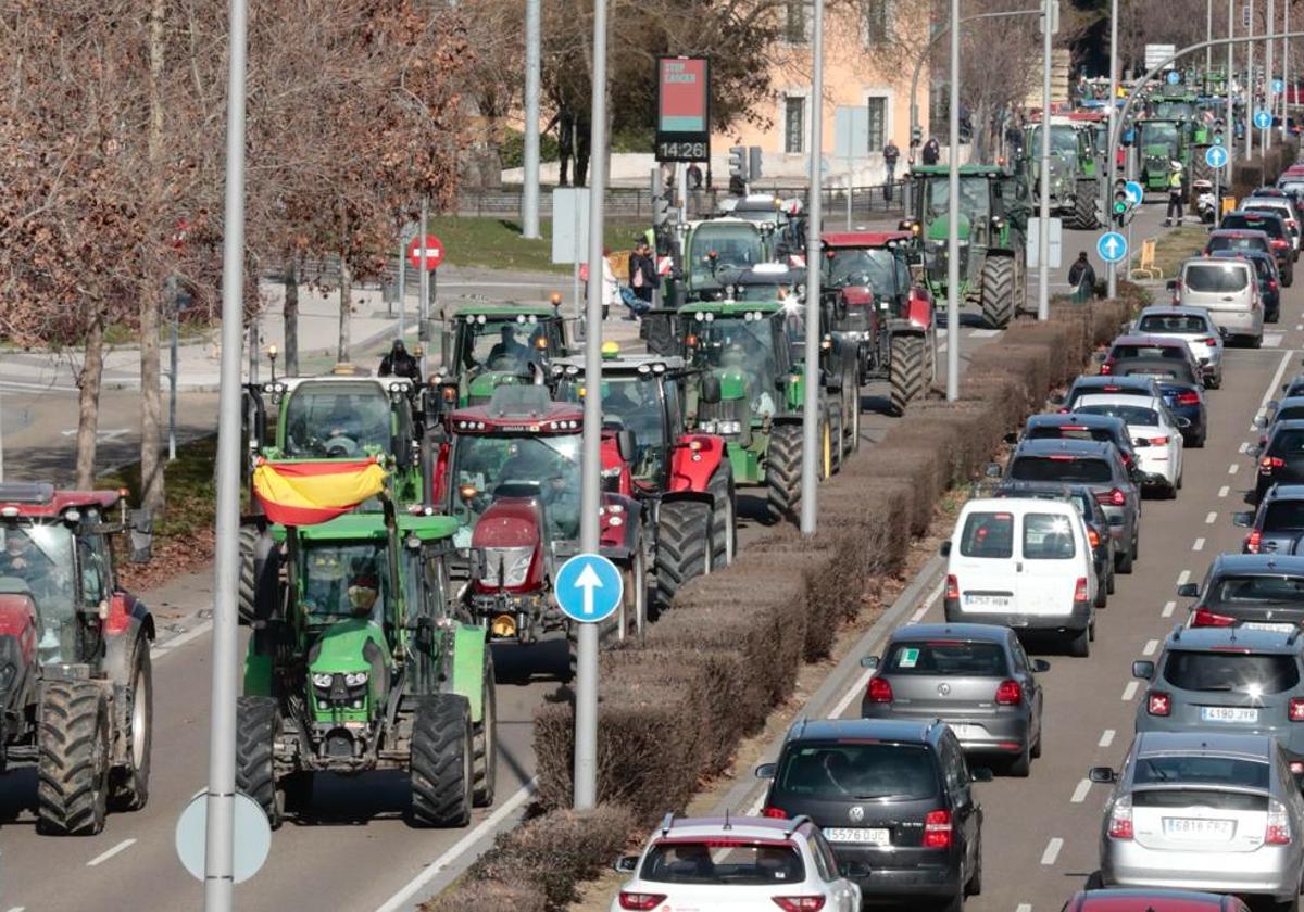 Catorce líneas de Auvasa, afectadas por retrasos de hasta 45 minutos por la tractorada