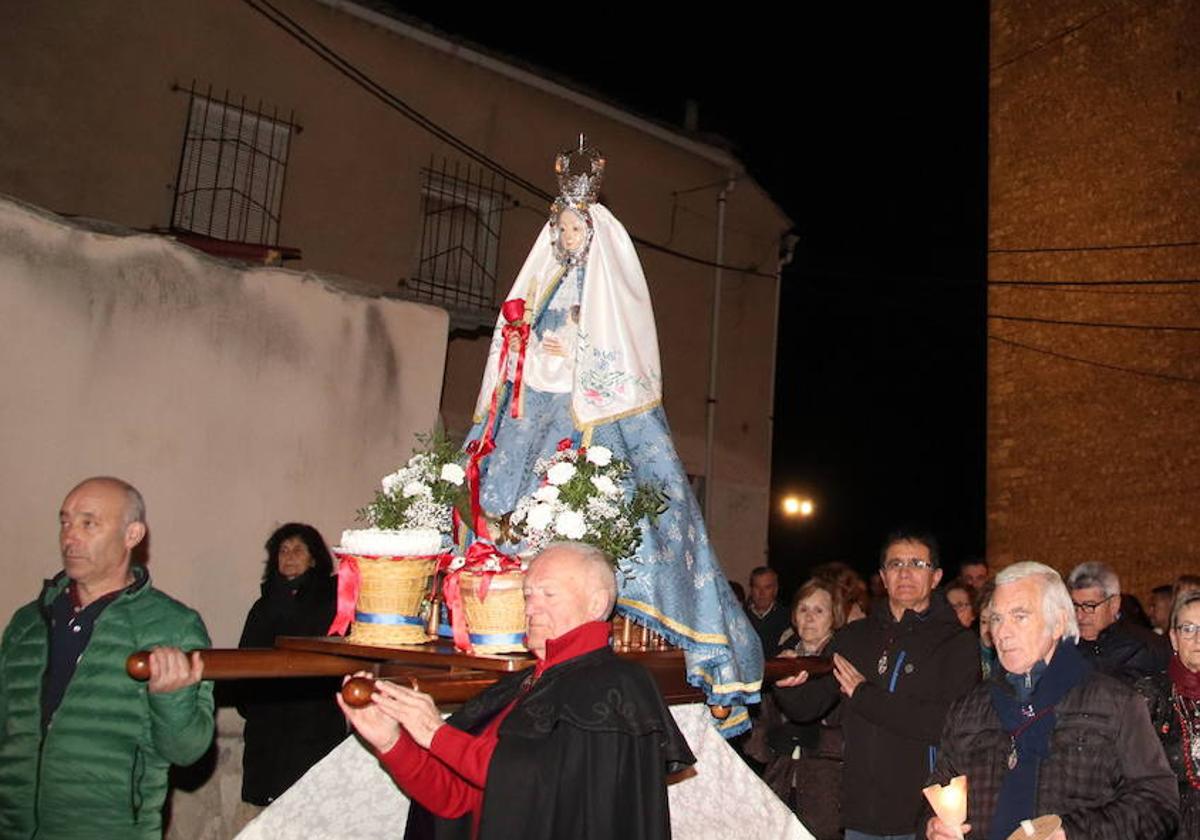 Procesión de la Virgen de las Candelas en Cuéllar.