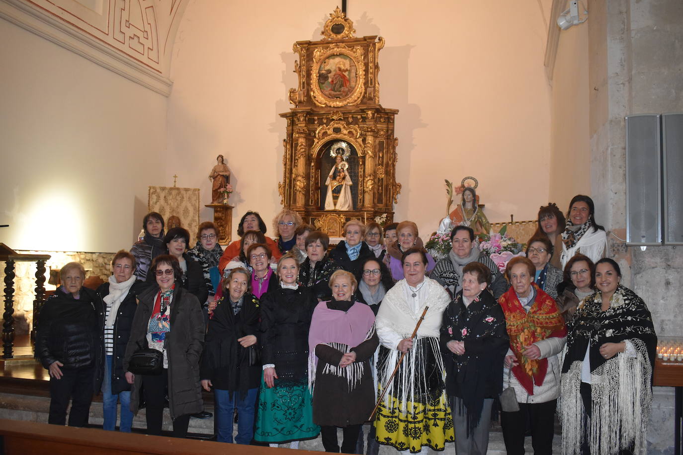 Participantes en los festejos de San Águeda en Mucientes.