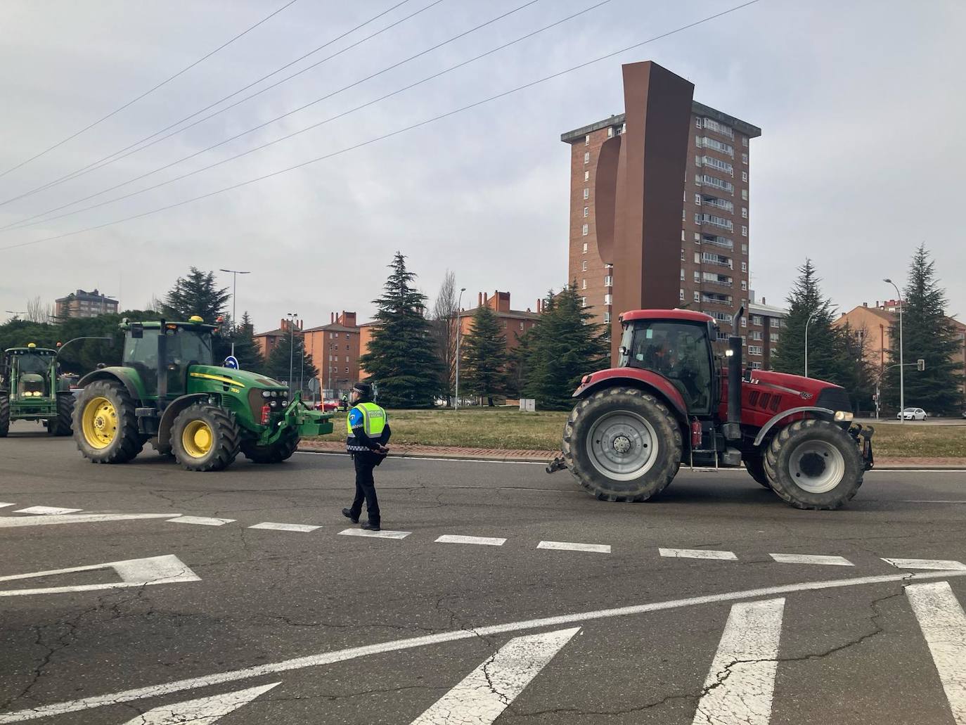 La tractorada se une en el recinto ferial de Palencia