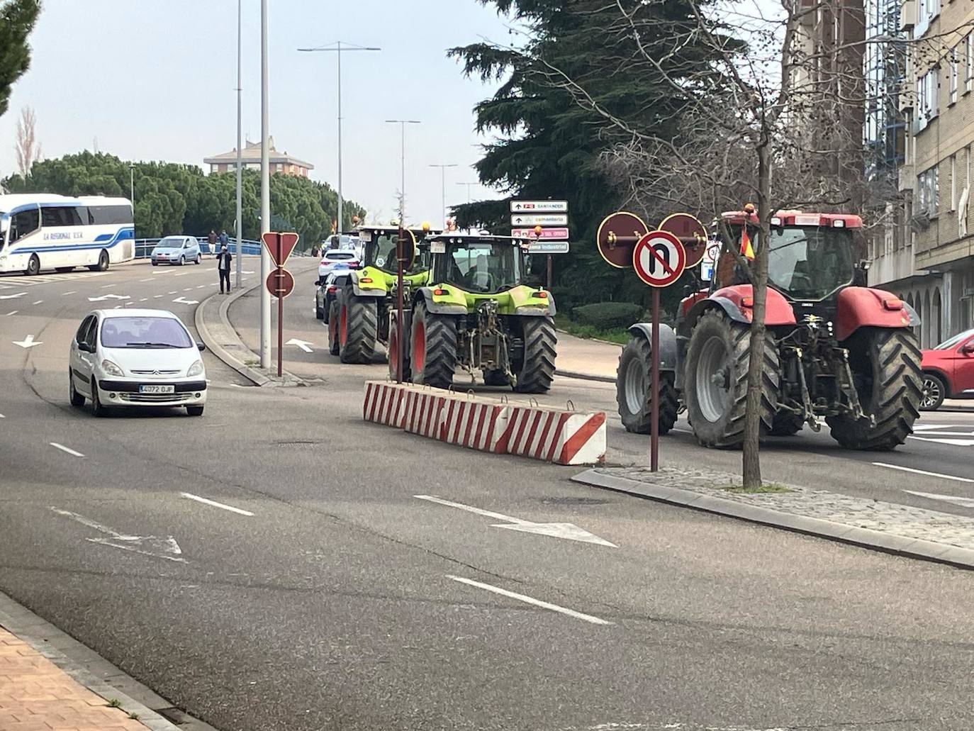 La tractorada se une en el recinto ferial de Palencia