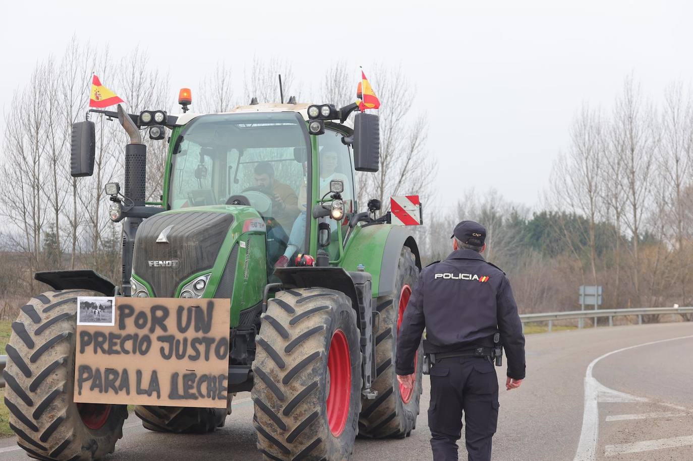 La tractorada se une en el recinto ferial de Palencia