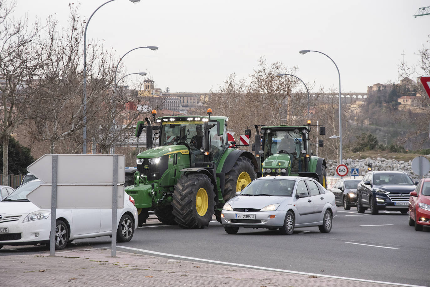 La tractorada por el centro de Segovia, en imágenes