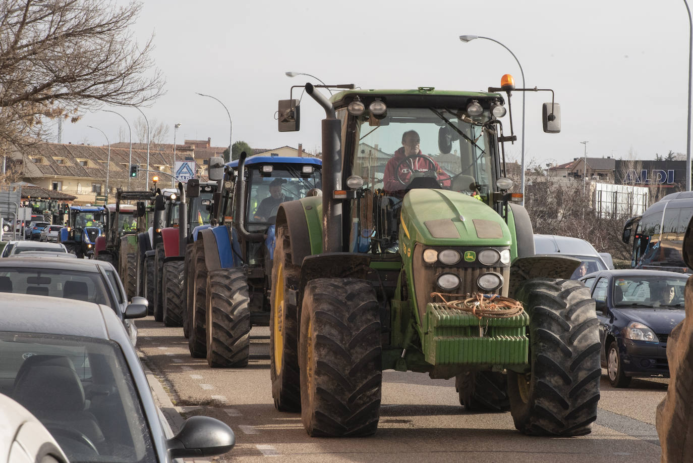 La tractorada por el centro de Segovia, en imágenes