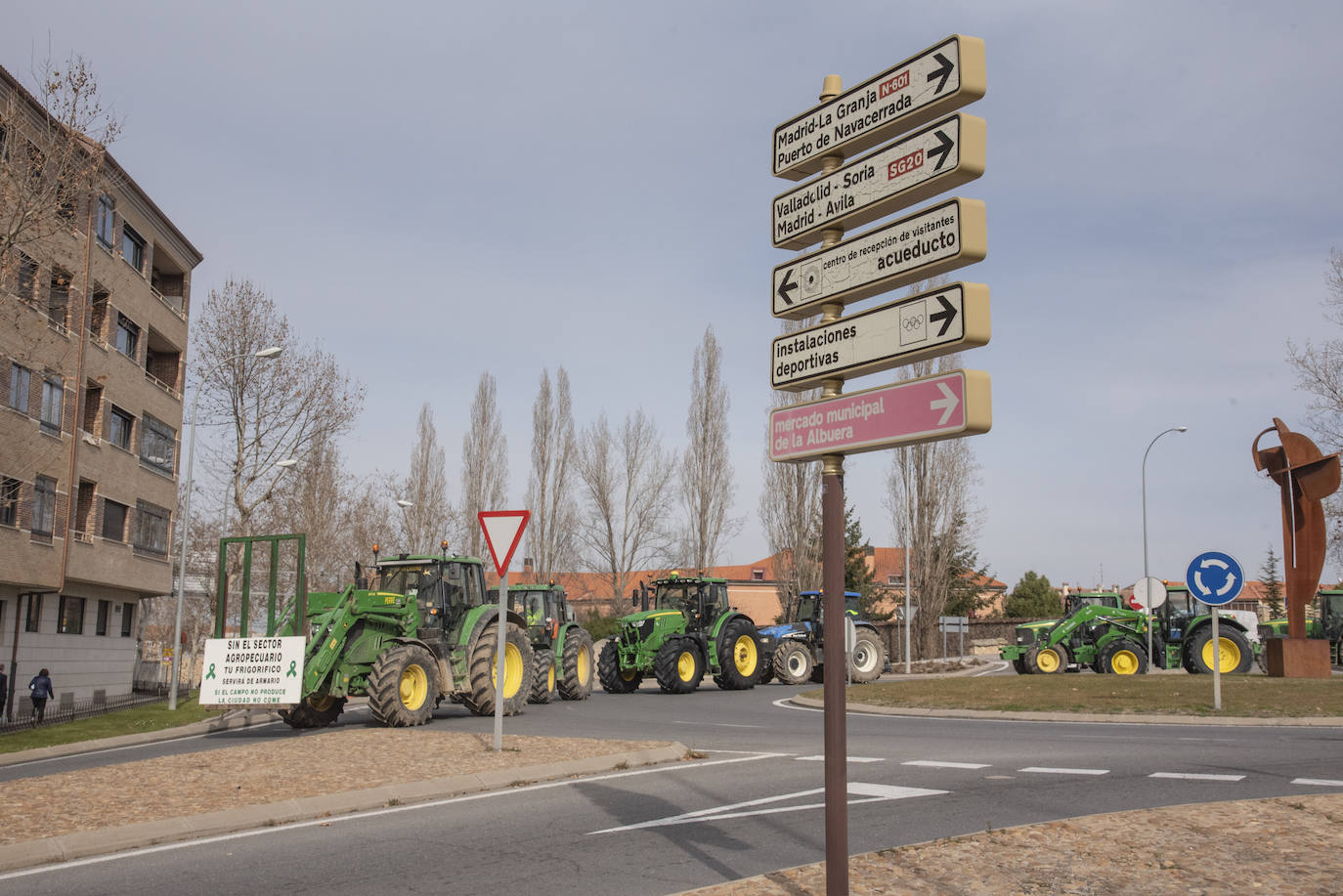 La tractorada por el centro de Segovia, en imágenes