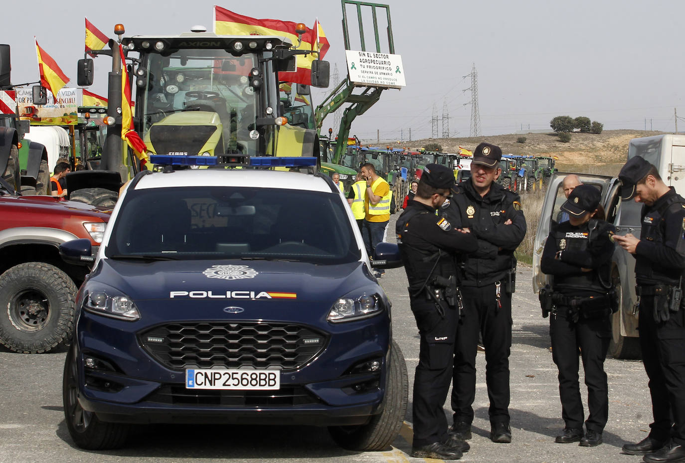 La tractorada de Villacastín, en imágenes