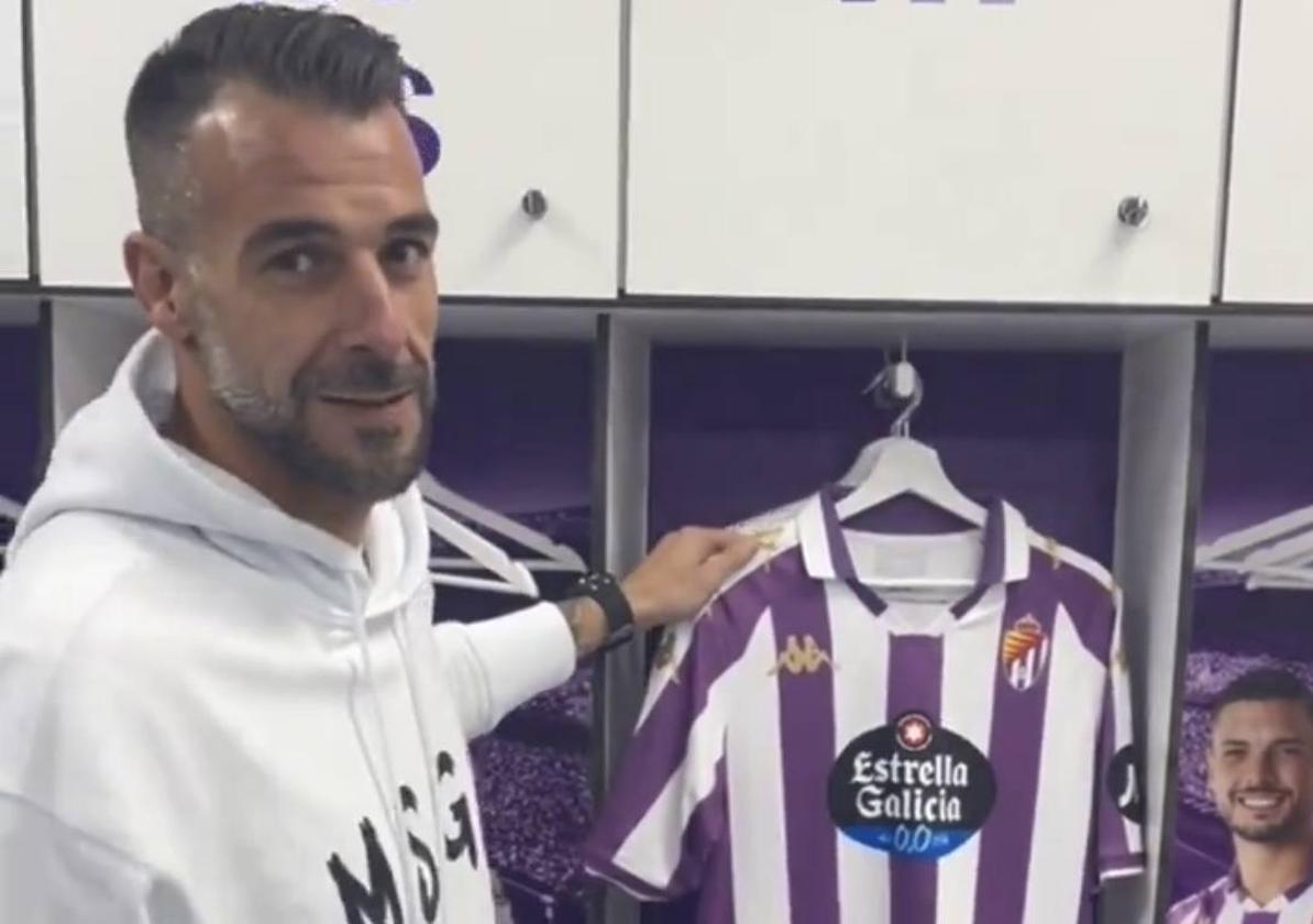 Álvaro Negredo, este jueves, en el vestuario del Real Valladolid.