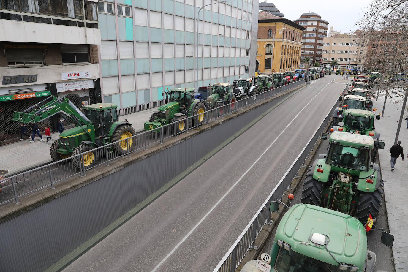 Los tractores bloquean Palencia