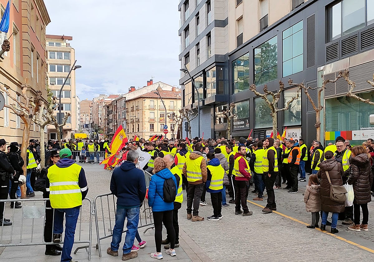 Concentración frente a la subdelegación del Gobierno en Soria