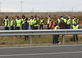Así ha sido el corte de la autovía en Villaherreros