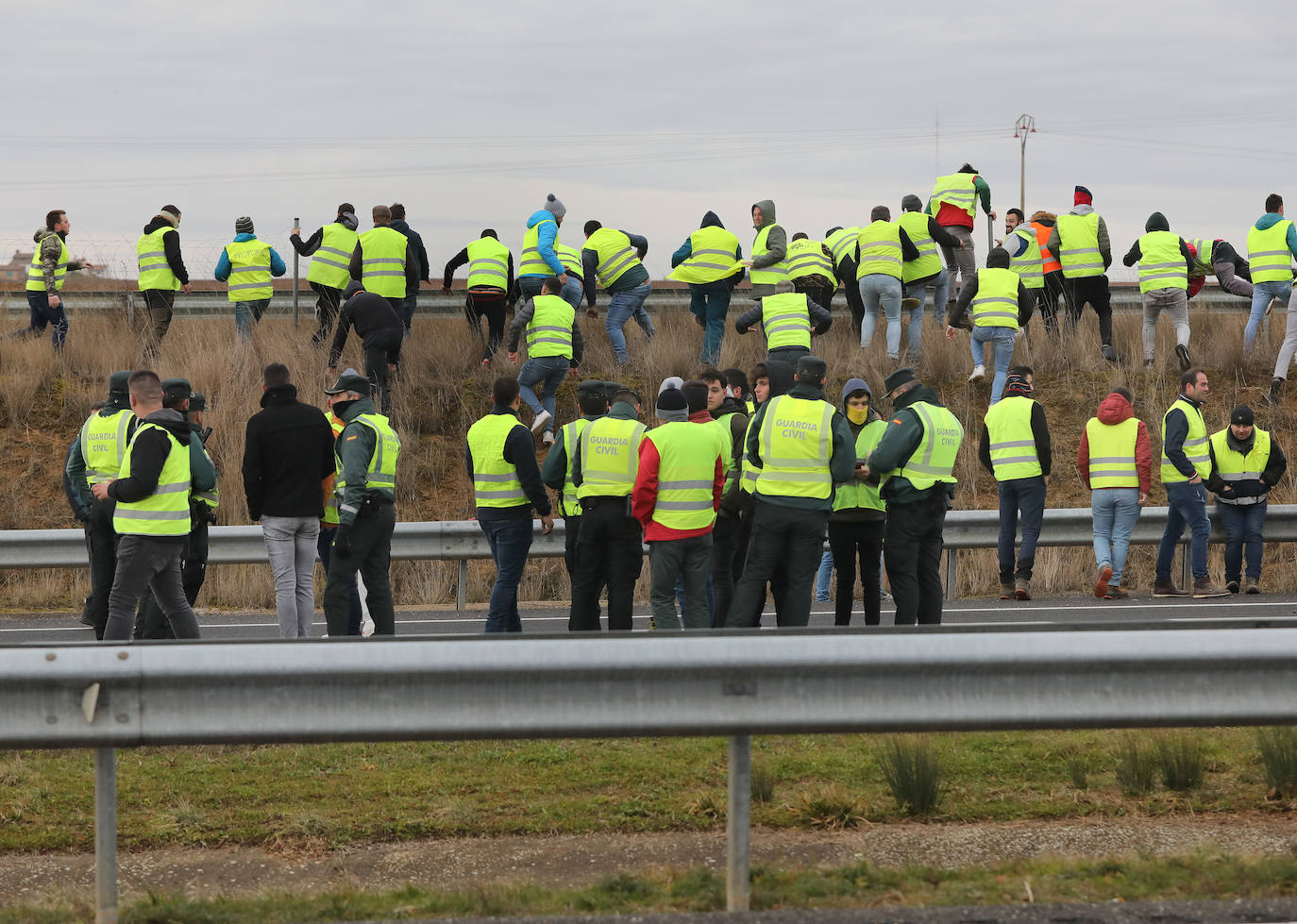 Así ha sido el corte de la autovía en Villaherreros