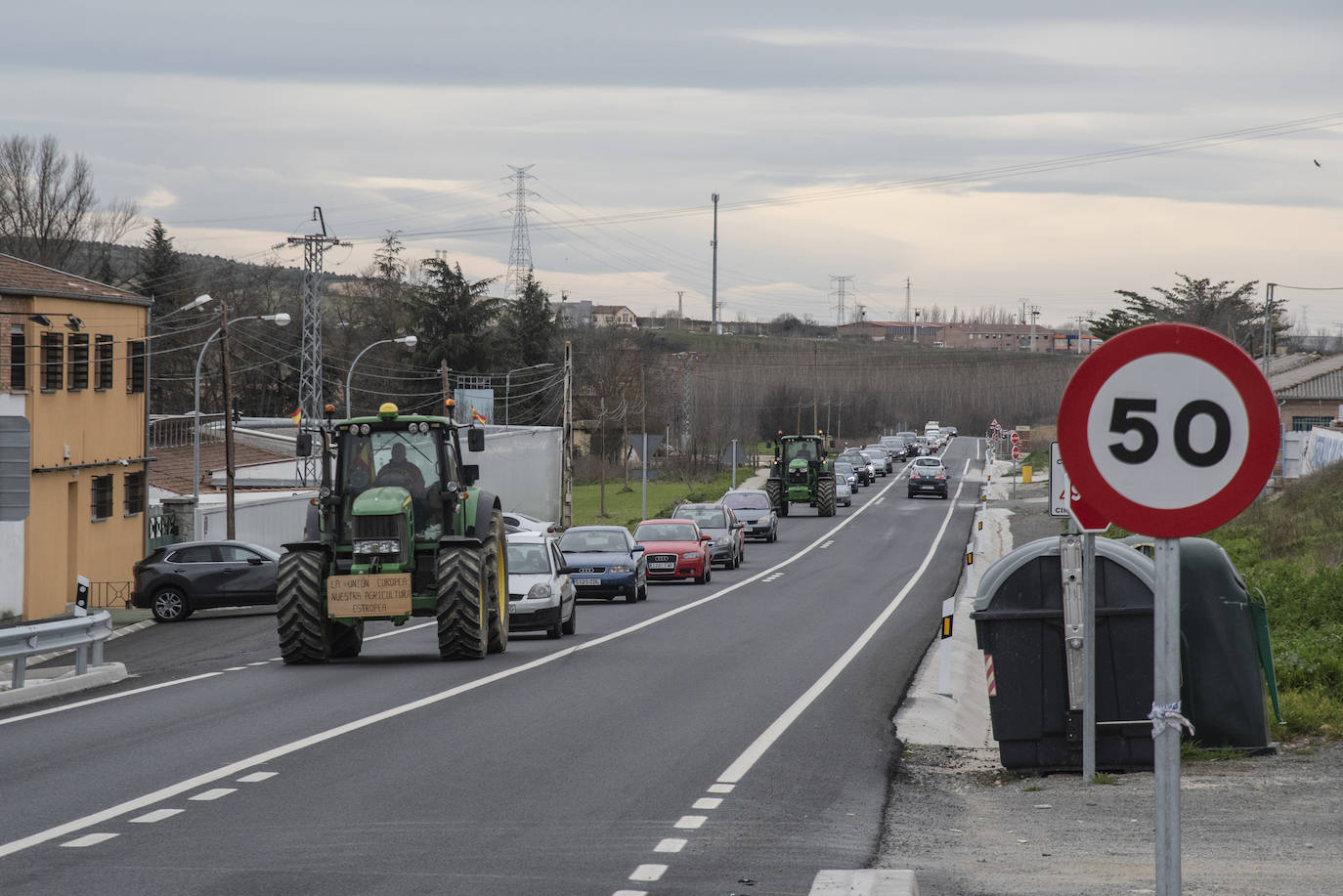 La tractorada en la CL-605, en imágenes