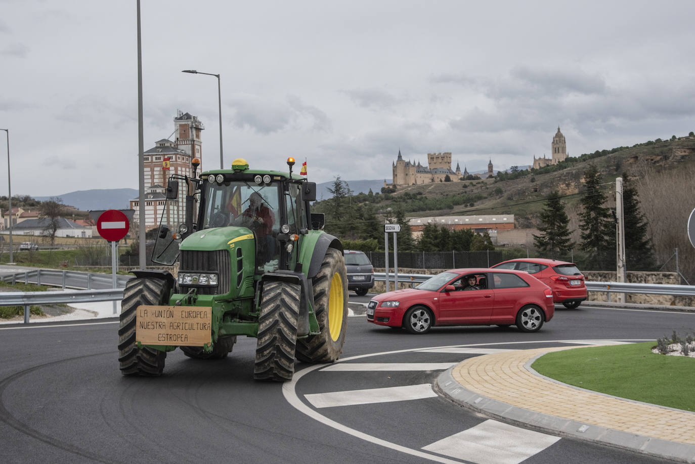 La tractorada en la CL-605, en imágenes