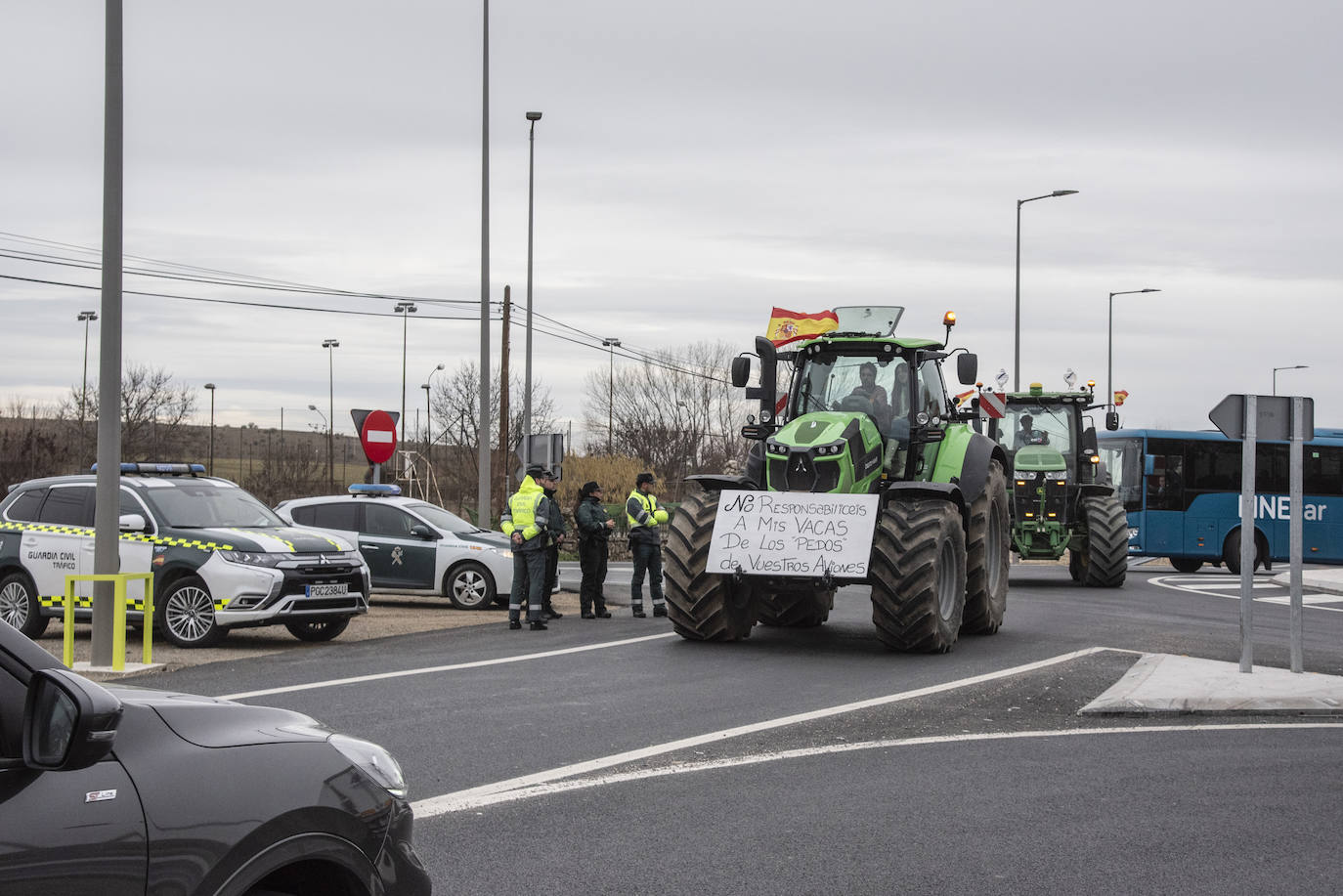 La tractorada en la CL-605, en imágenes