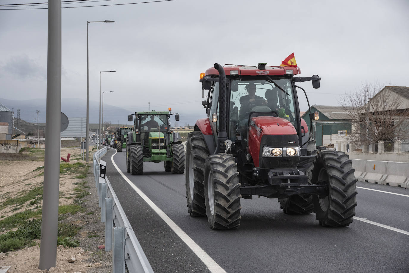 La tractorada en la CL-605, en imágenes
