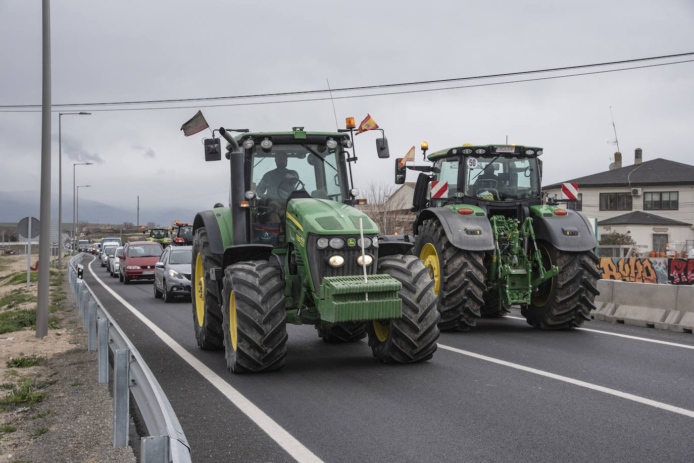 La tractorada en la CL-605, en imágenes