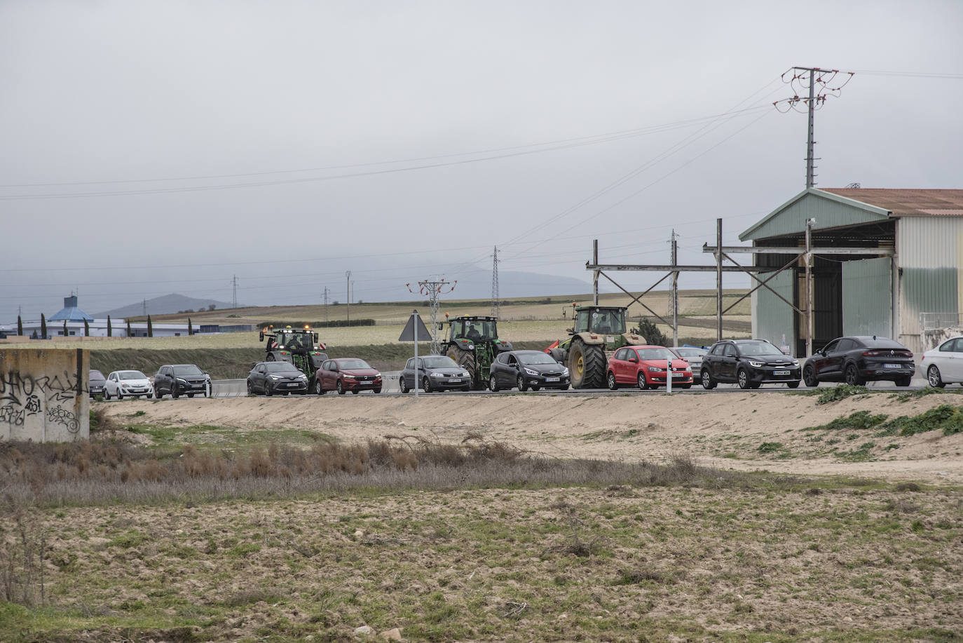 La tractorada en la CL-605, en imágenes