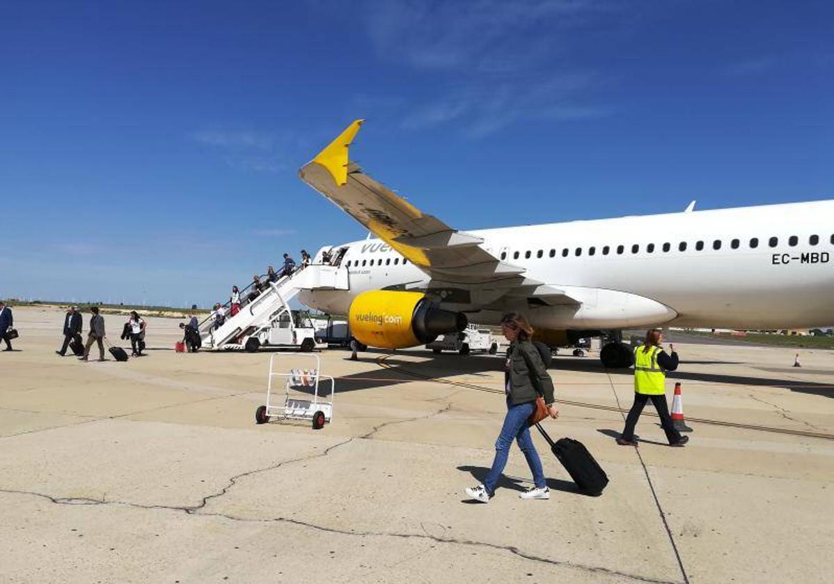 Imagen de archivo de un avión de Vueling en el aeropuerto de Villanubla.