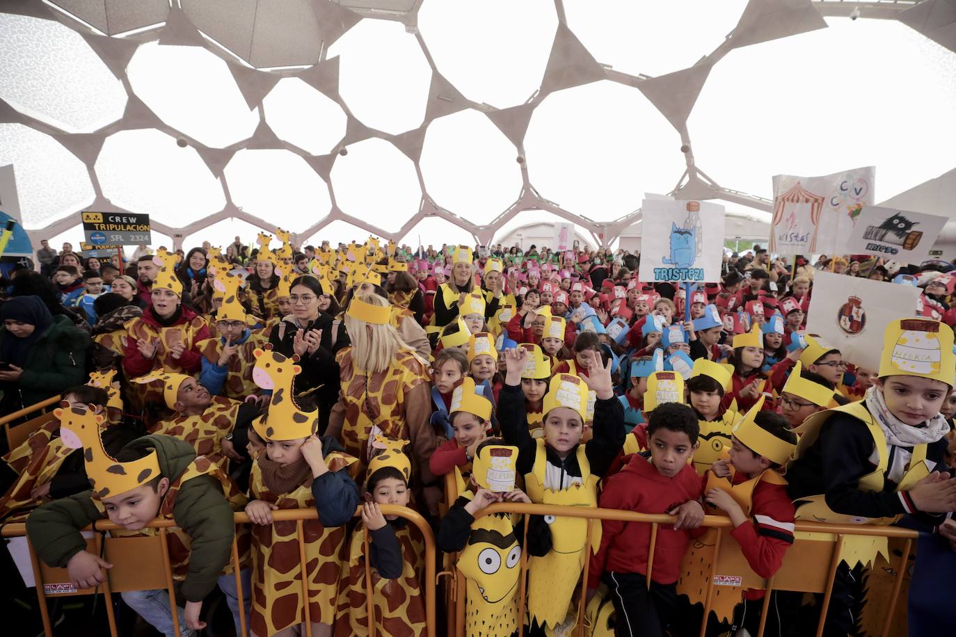 El carnaval infantil de la Cúpula del Milenio, en imágenes