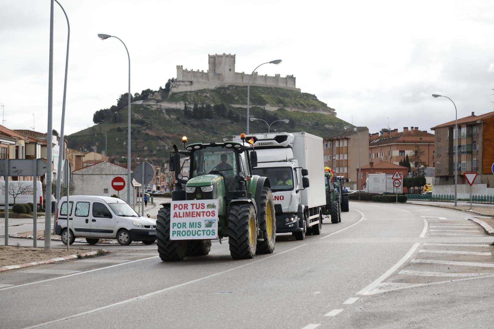 Los agricultores de Peñafiel salen hacia Valladolid.