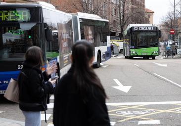 Los autobuses de Auvasa sufren 671 accidentes con 111 heridos en un año