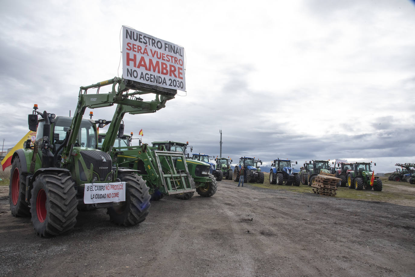 La tractorada del viernes por Segovia, en imágenes