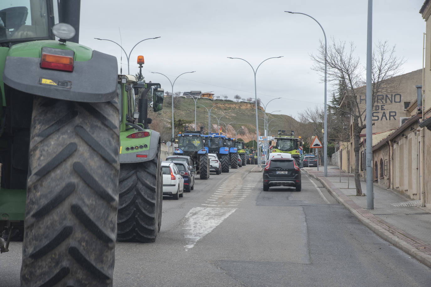 La tractorada del viernes por Segovia, en imágenes