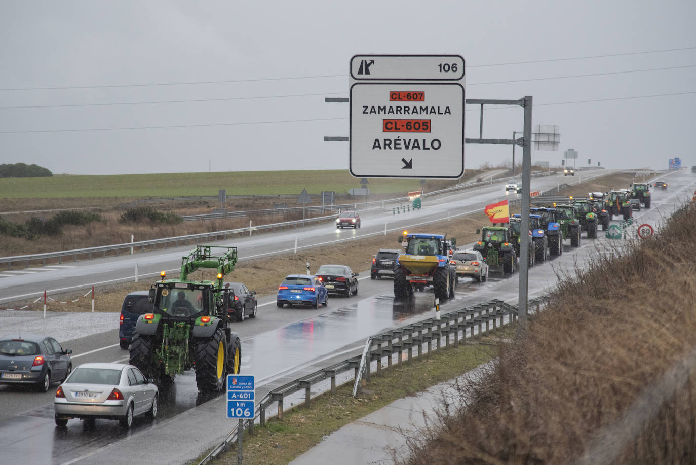 La tractorada del viernes por Segovia, en imágenes