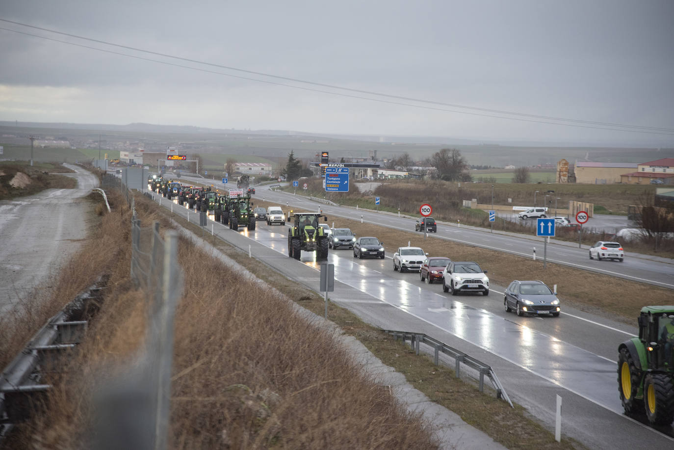 La tractorada del viernes por Segovia, en imágenes