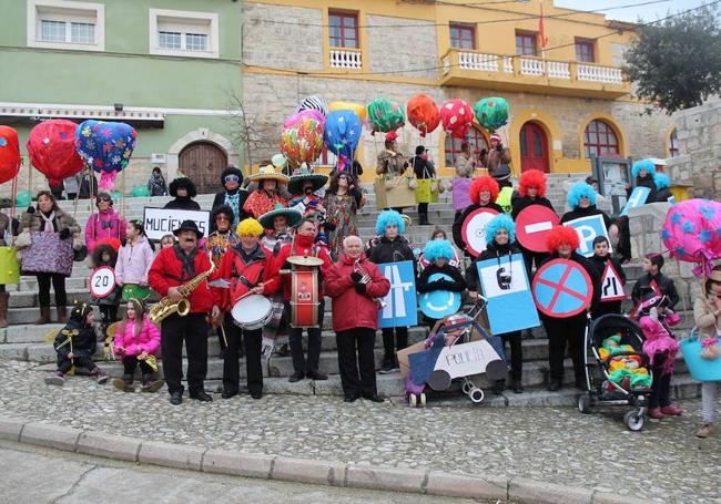 Mucientes celebra el carnaval con charangas y disfraces.