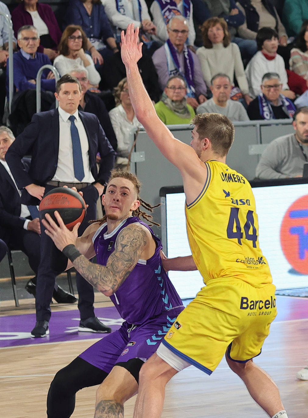 Palencia festeja el cuarto triunfo del Zunder