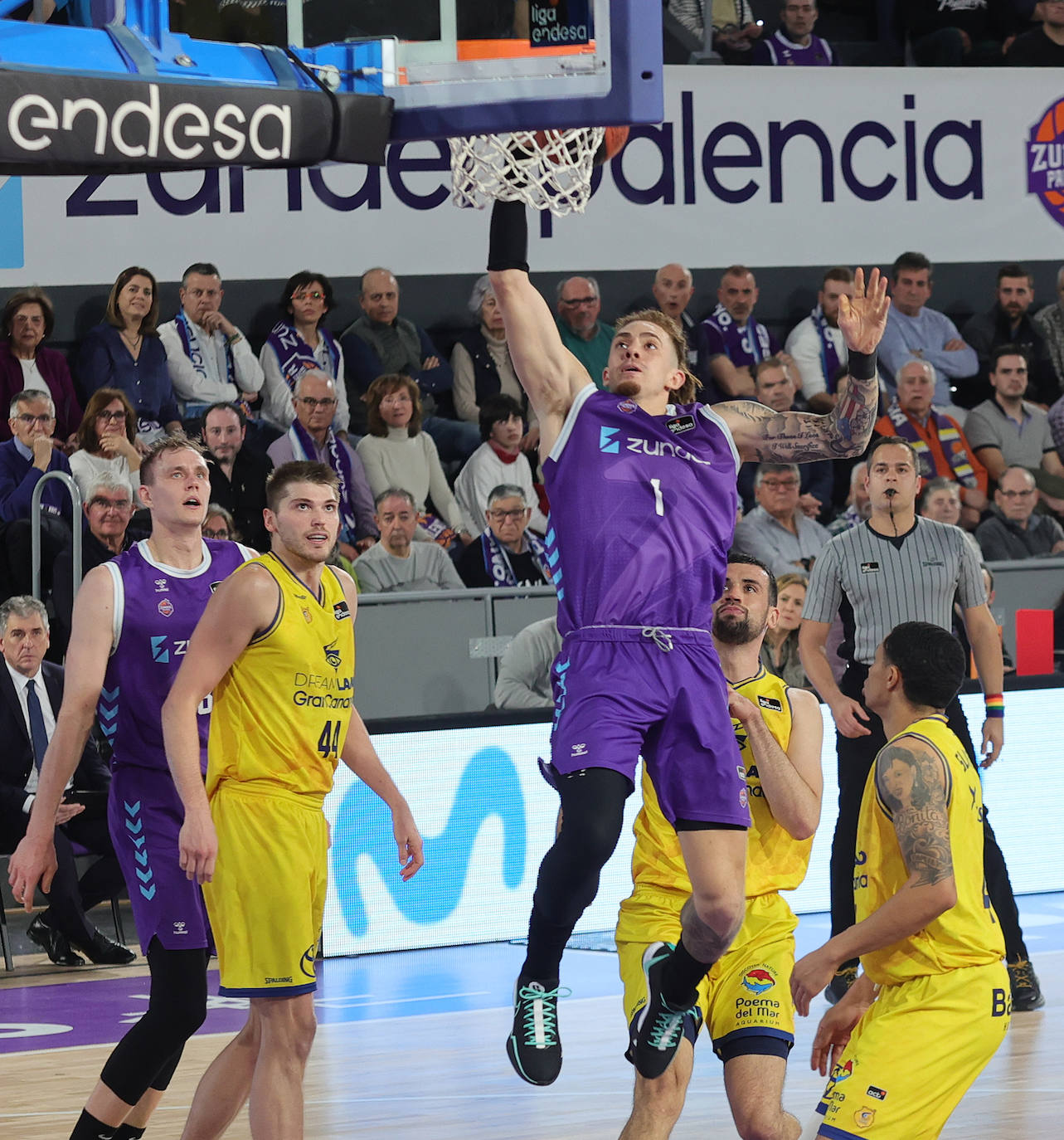 Palencia festeja el cuarto triunfo del Zunder