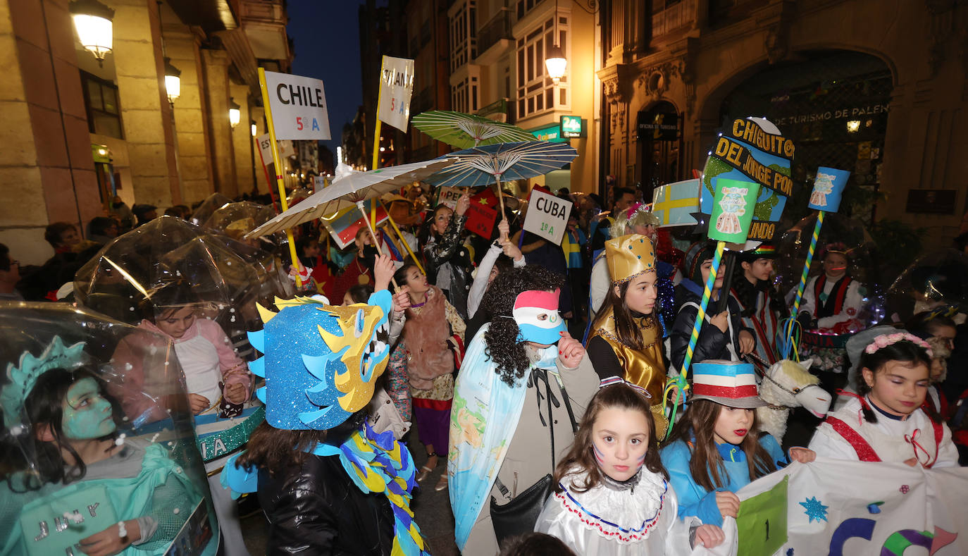 Palencia vive un ingenioso y multitudinario Carnaval