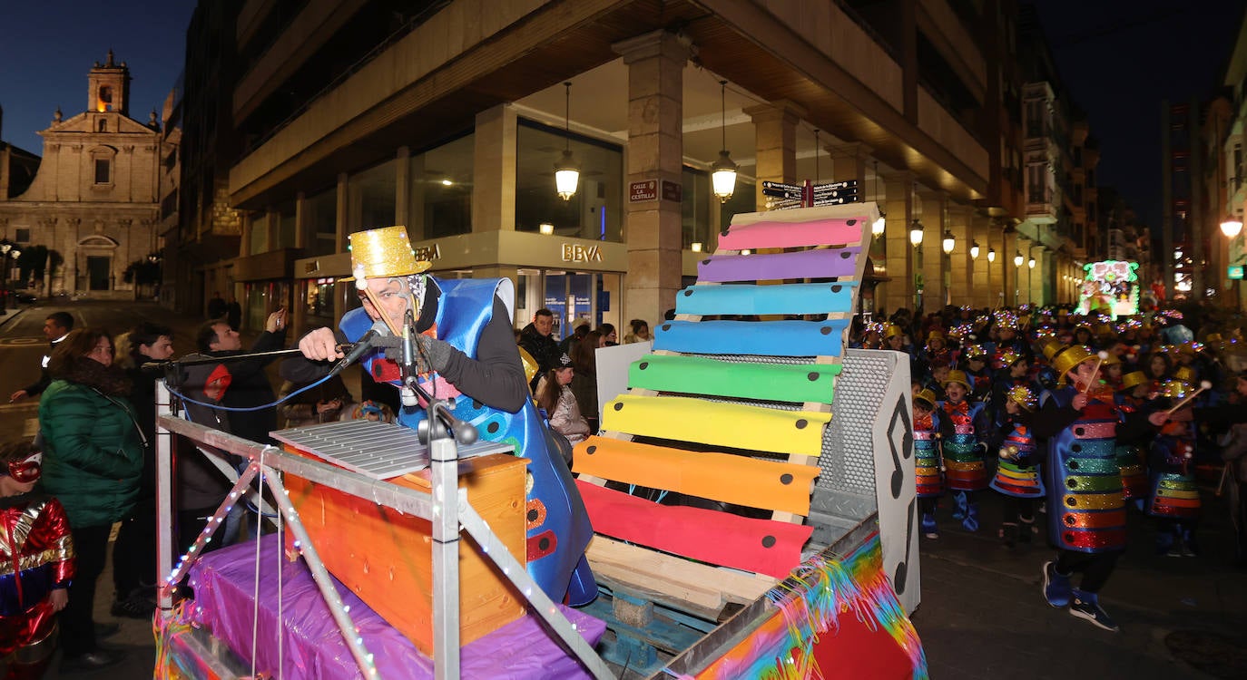 Palencia vive un ingenioso y multitudinario Carnaval