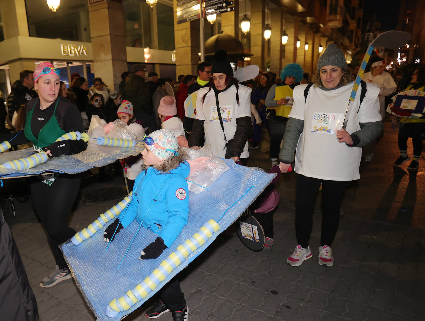 Palencia vive un ingenioso y multitudinario Carnaval