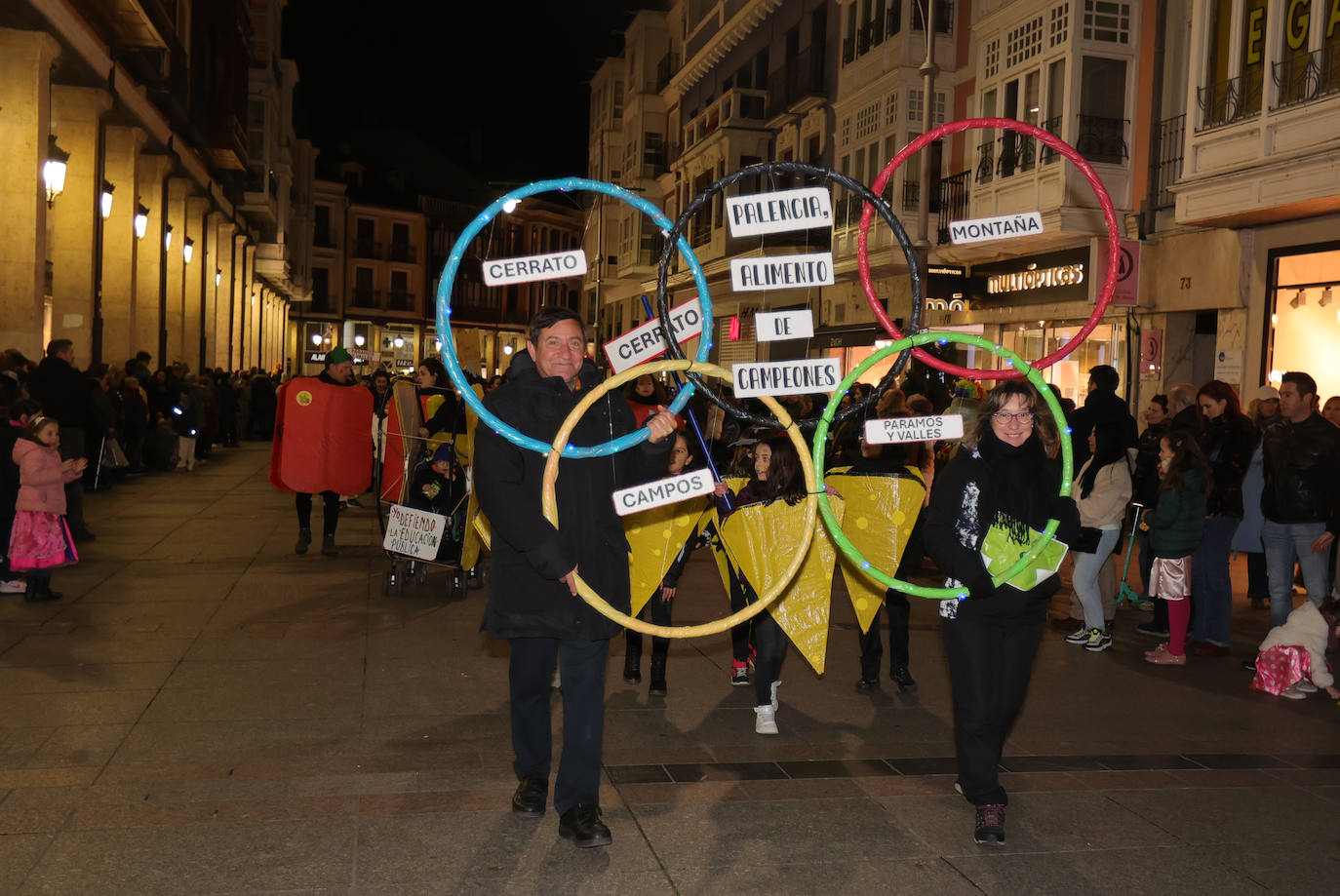 Palencia vive un ingenioso y multitudinario Carnaval