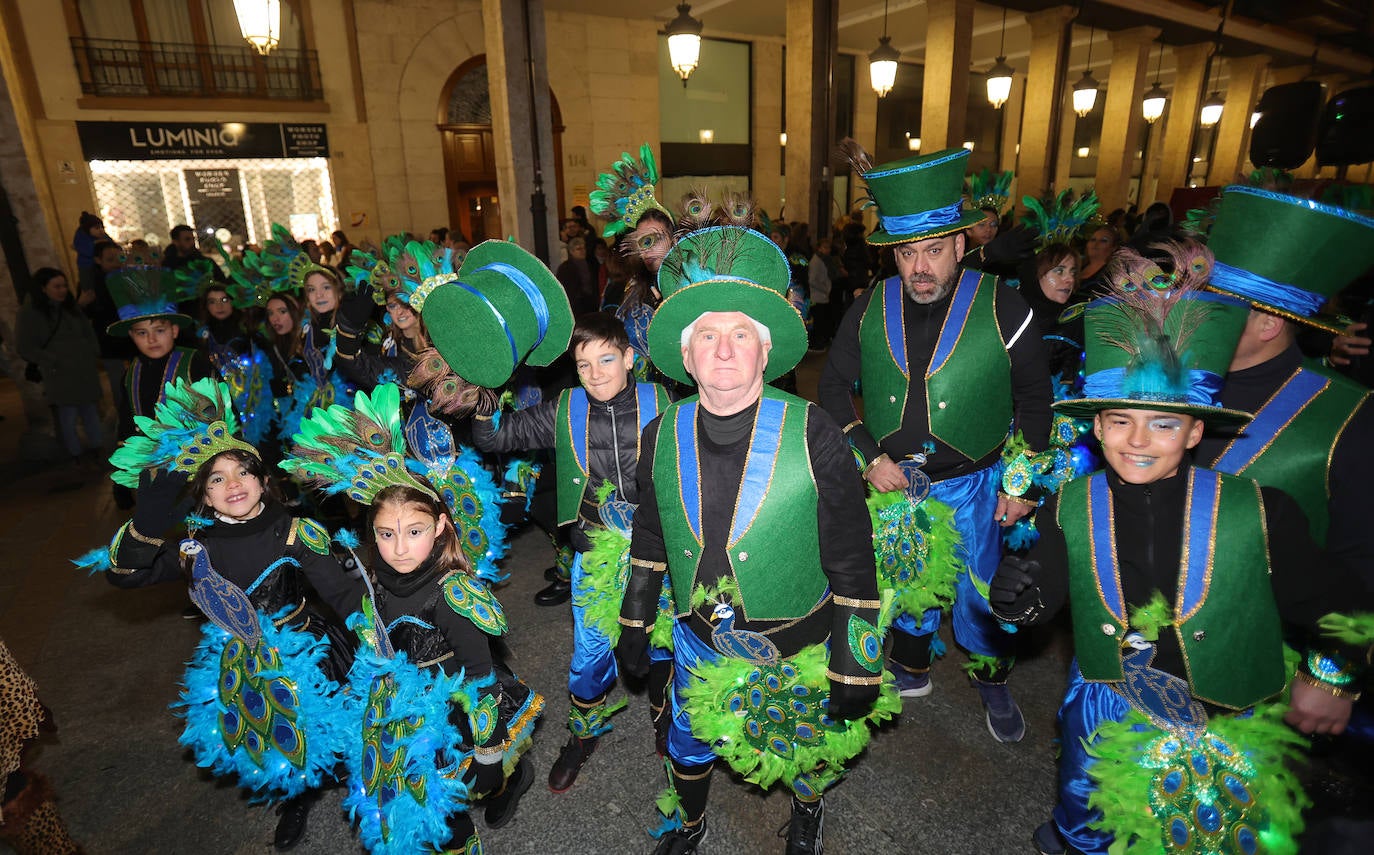 Palencia vive un ingenioso y multitudinario Carnaval