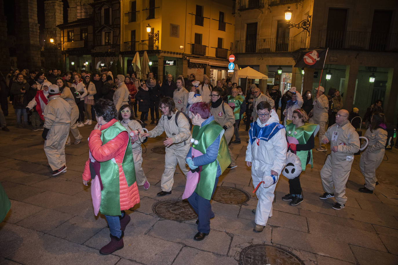 El Carnaval gana al frío segoviano