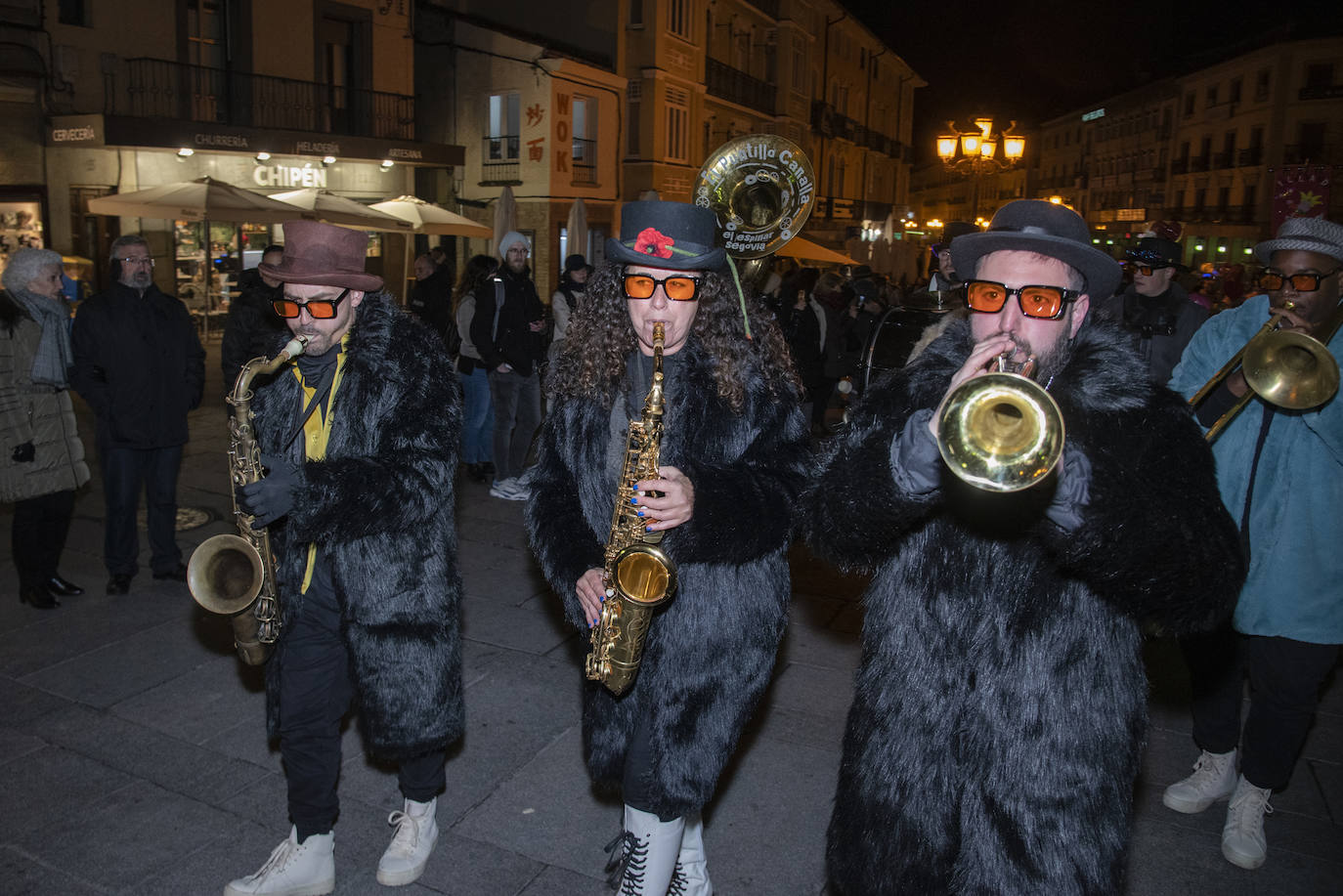 El Carnaval gana al frío segoviano