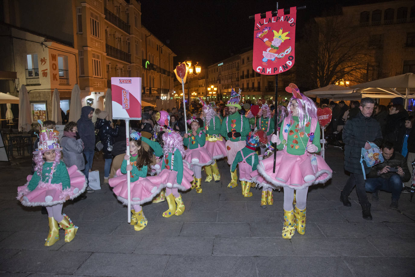 El Carnaval gana al frío segoviano