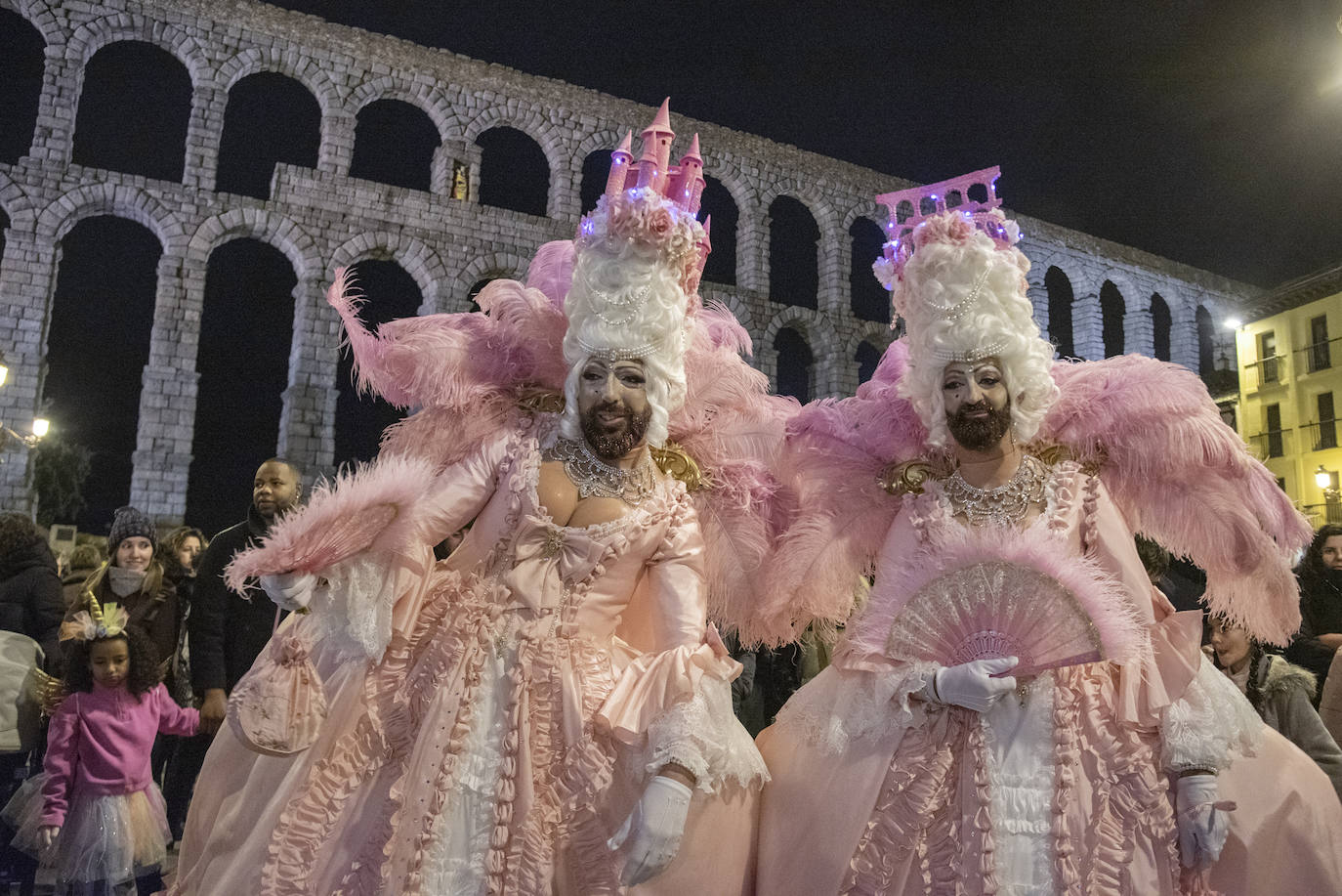 El Carnaval gana al frío segoviano