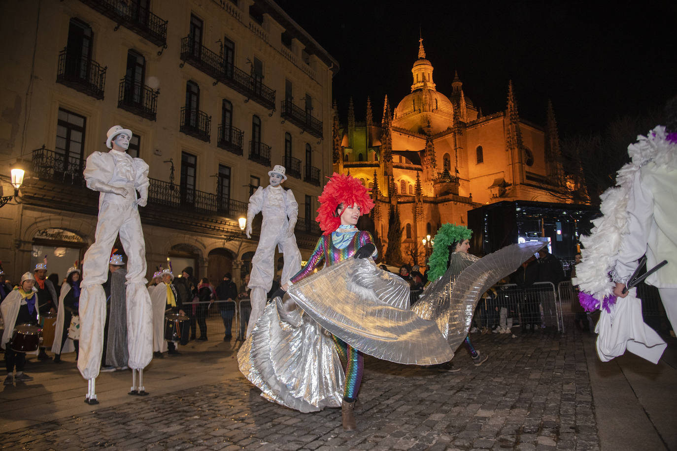 El Carnaval gana al frío segoviano