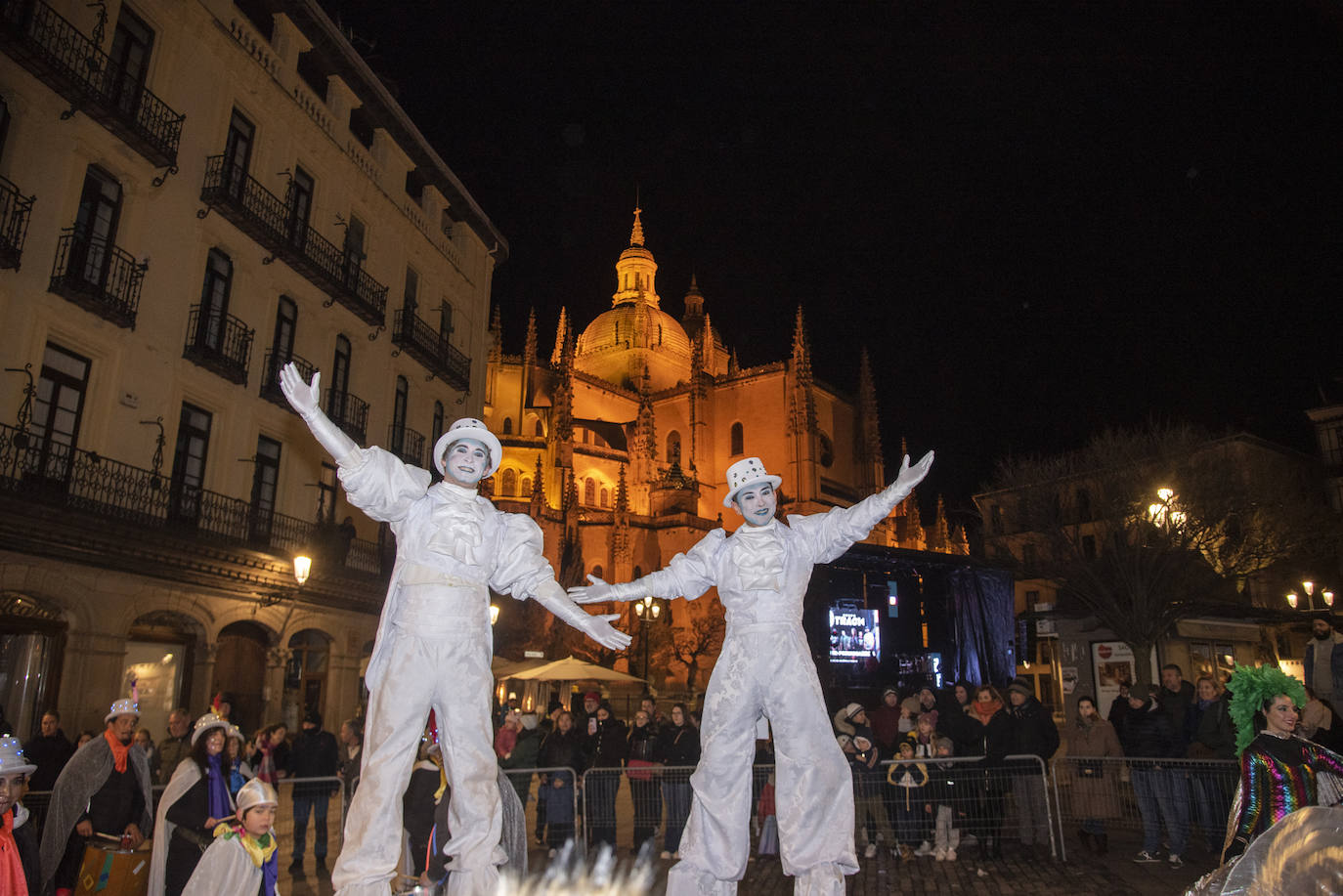 El Carnaval gana al frío segoviano